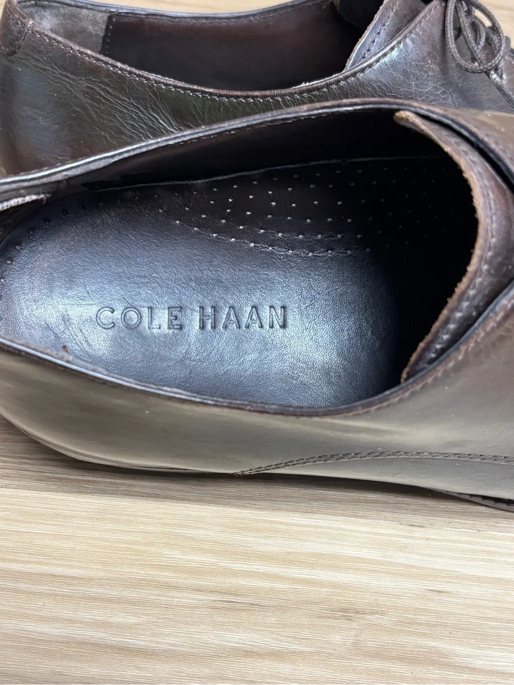 Cole Haan Fitzgerald men's dark brown leather plain toe Oxford shoes size 9.